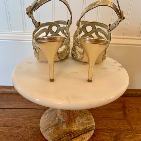Adrianna Papell gold braid sandals-6M - Picture 3 of 7